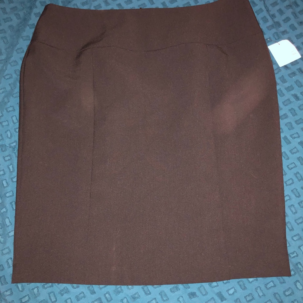 NWT BLK PENCIL SKIRT!